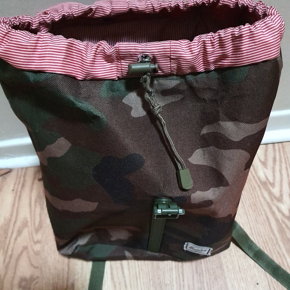Herschel Backpack - Picture 3 of 6